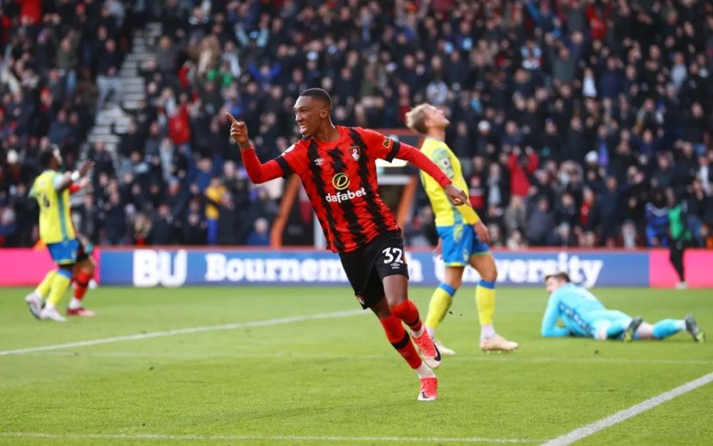  樱桃军团绽放光彩，伯恩茅斯主场战胜诺丁汉森林